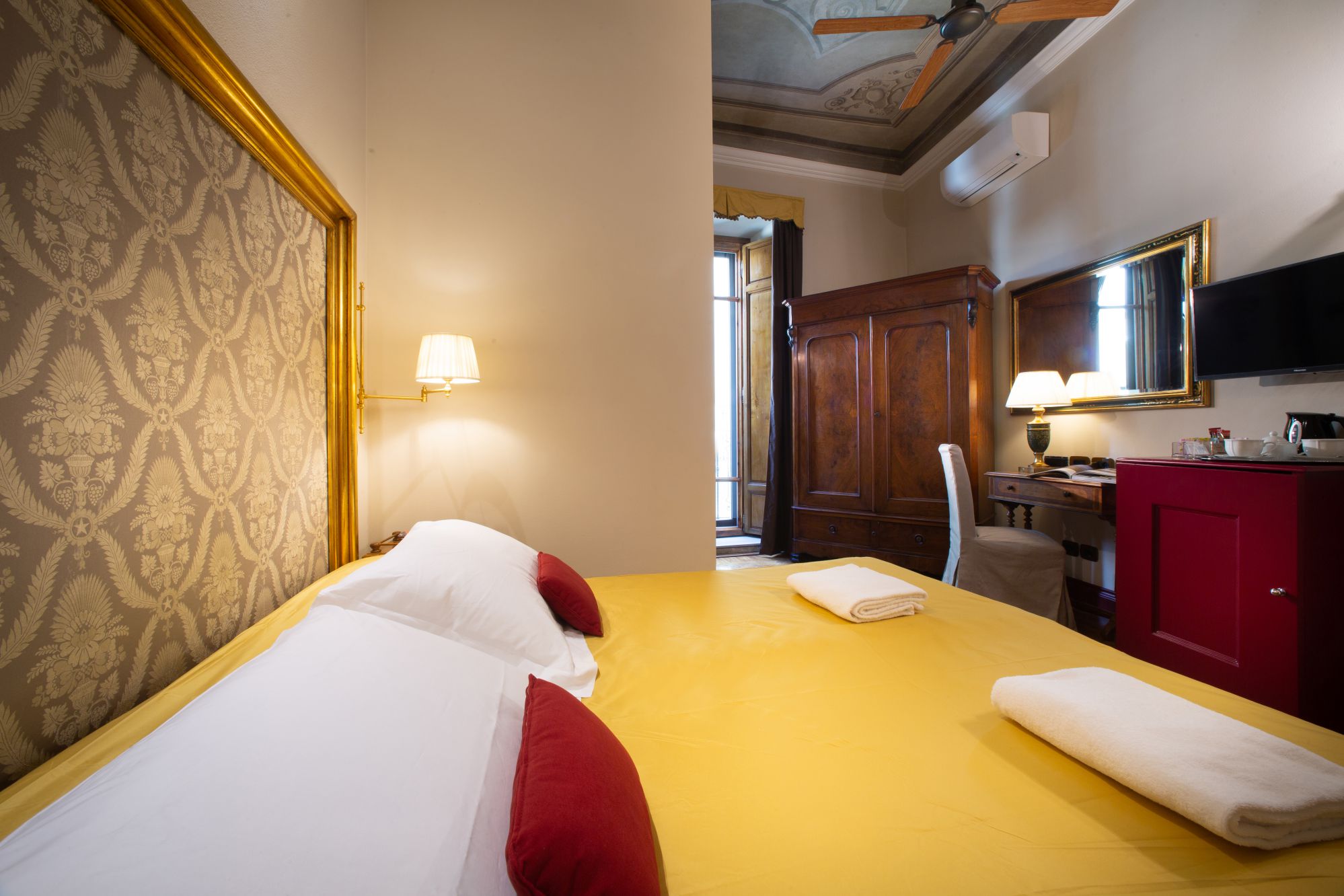 Bed and Breakfast Historical Center Florence | Rooms with free Wi-Fi and  private bathroom | Badetücher